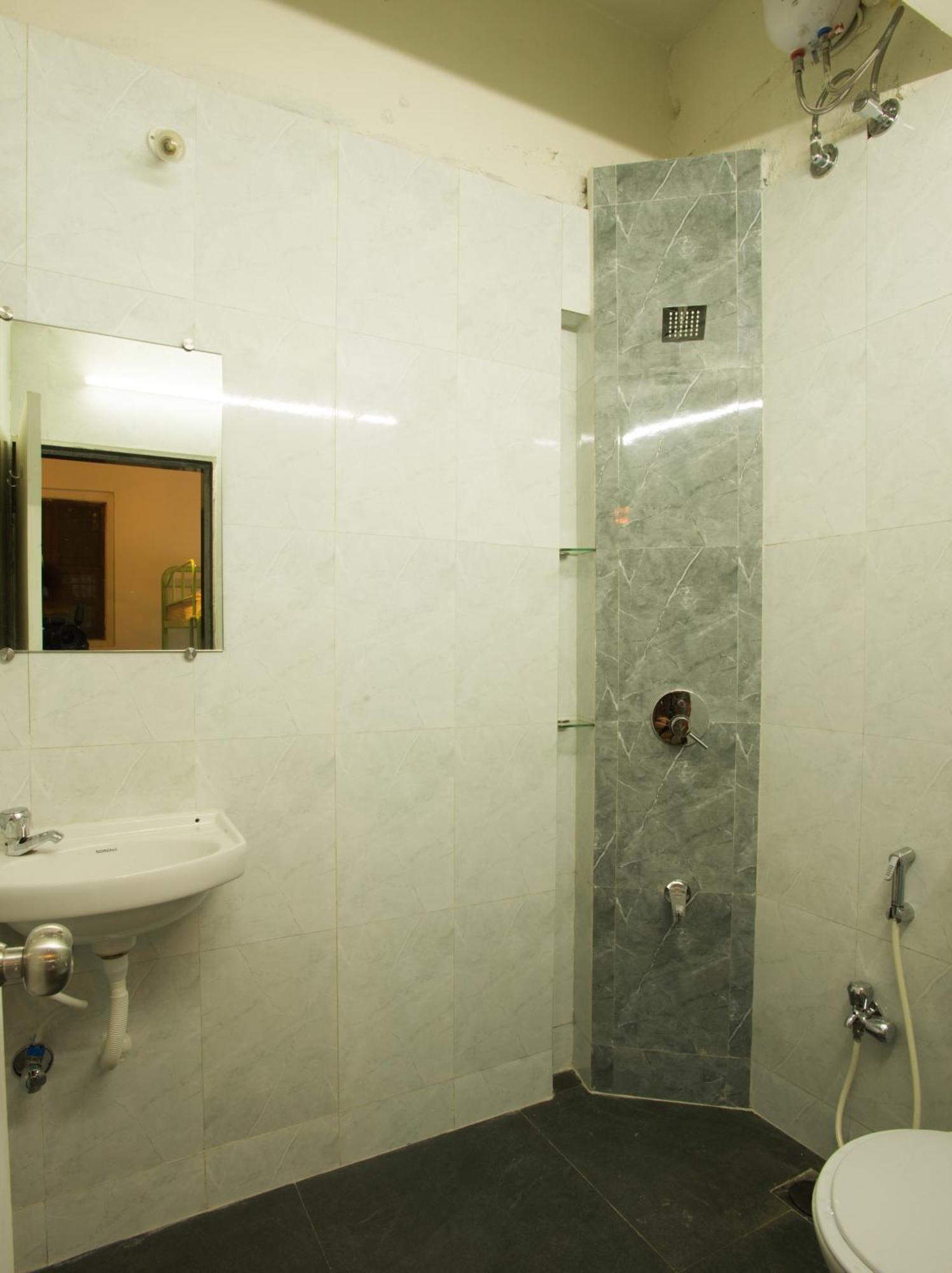 Mantra Hostel Bombaj